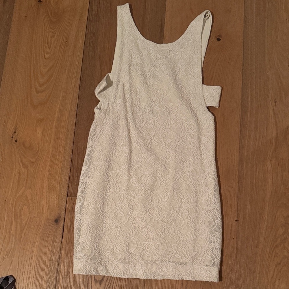Elegant Cream Backless Lace Dress